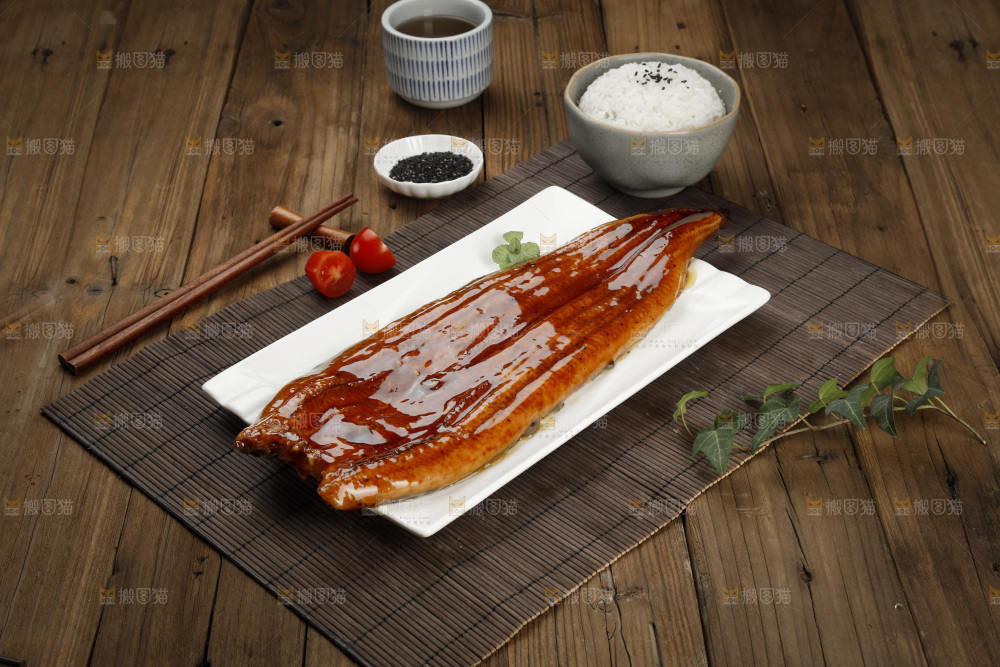 深底上的照烧鳗鱼
