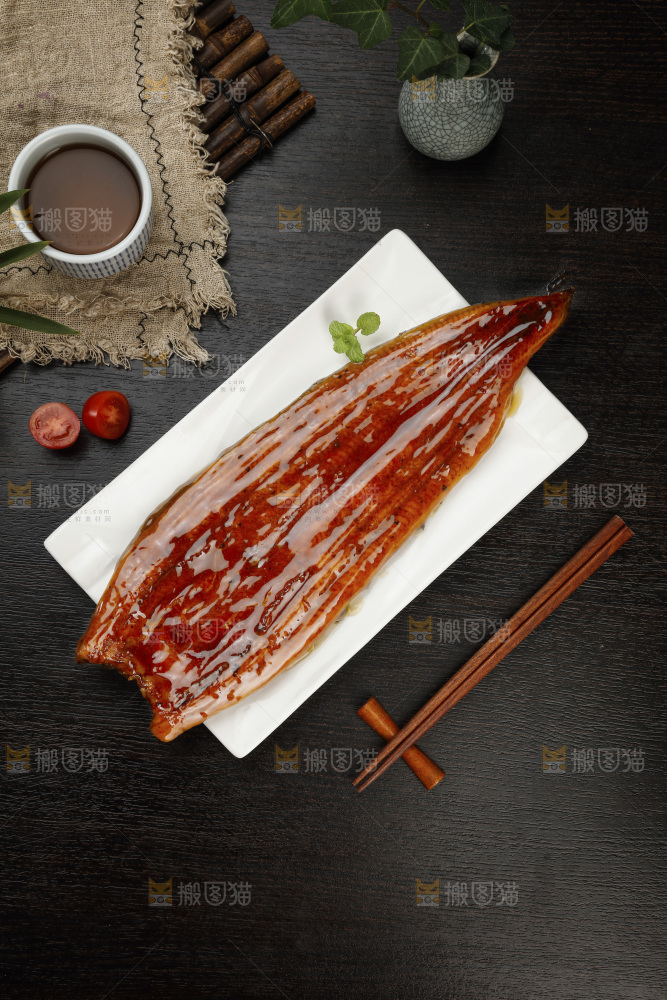 深底上的照烧鳗鱼