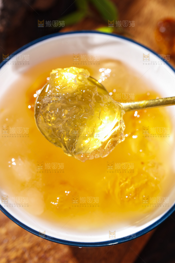 深底上的桃树胶