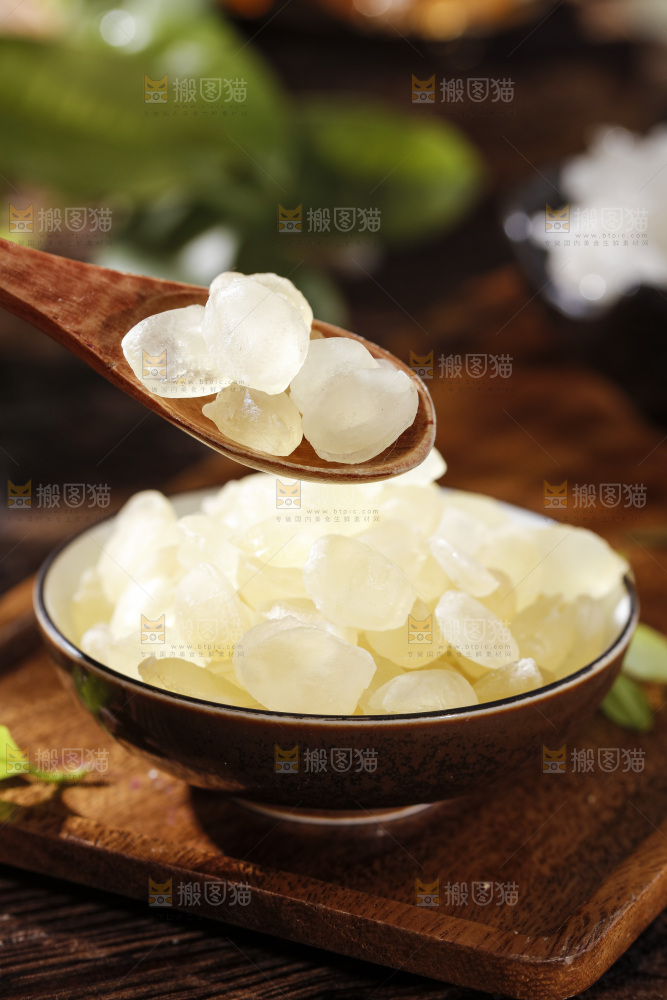 深底上的皂角米