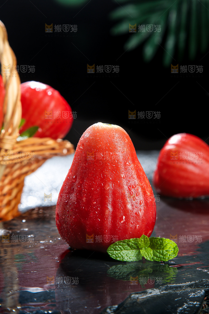 深底上的莲雾
