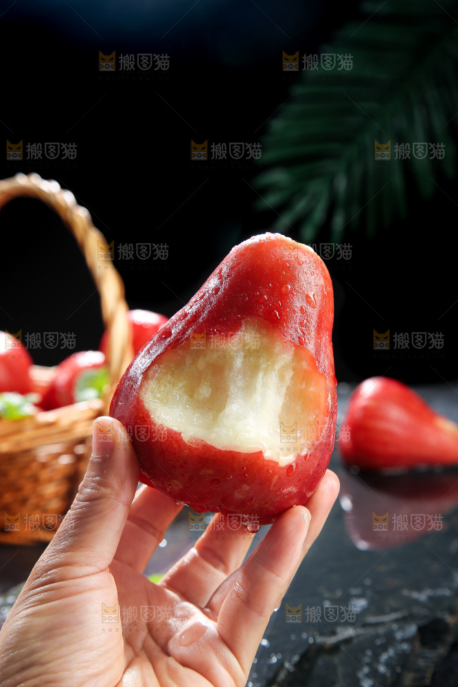 深底上的莲雾