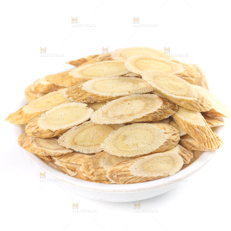 白底上摆放着黄芪