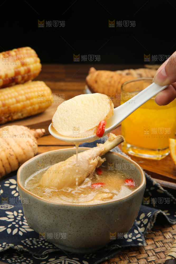 碗里的天麻炖鸡