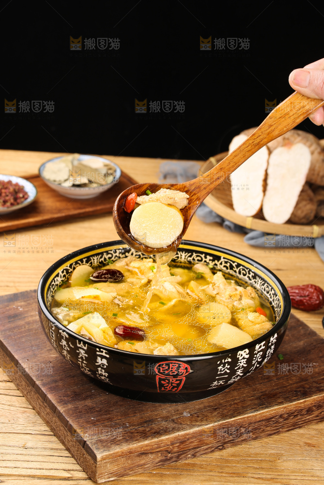 碗里的天麻炖鸡
