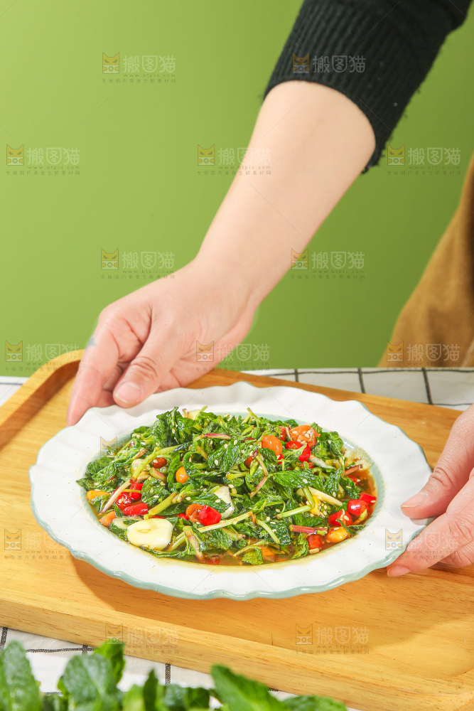 一盘凉拌薄荷