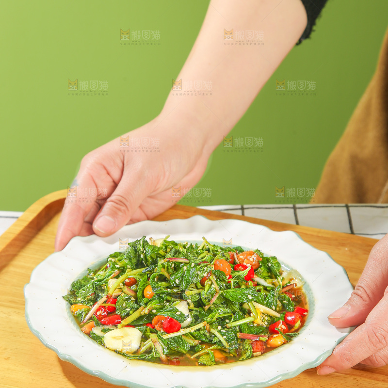 一盘凉拌薄荷