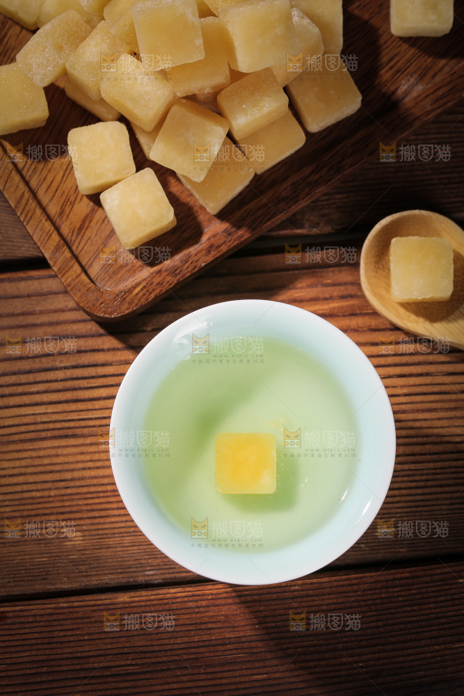 深底上的梨膏糖