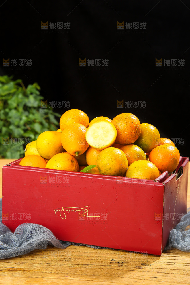 木底上的脆蜜金柑
