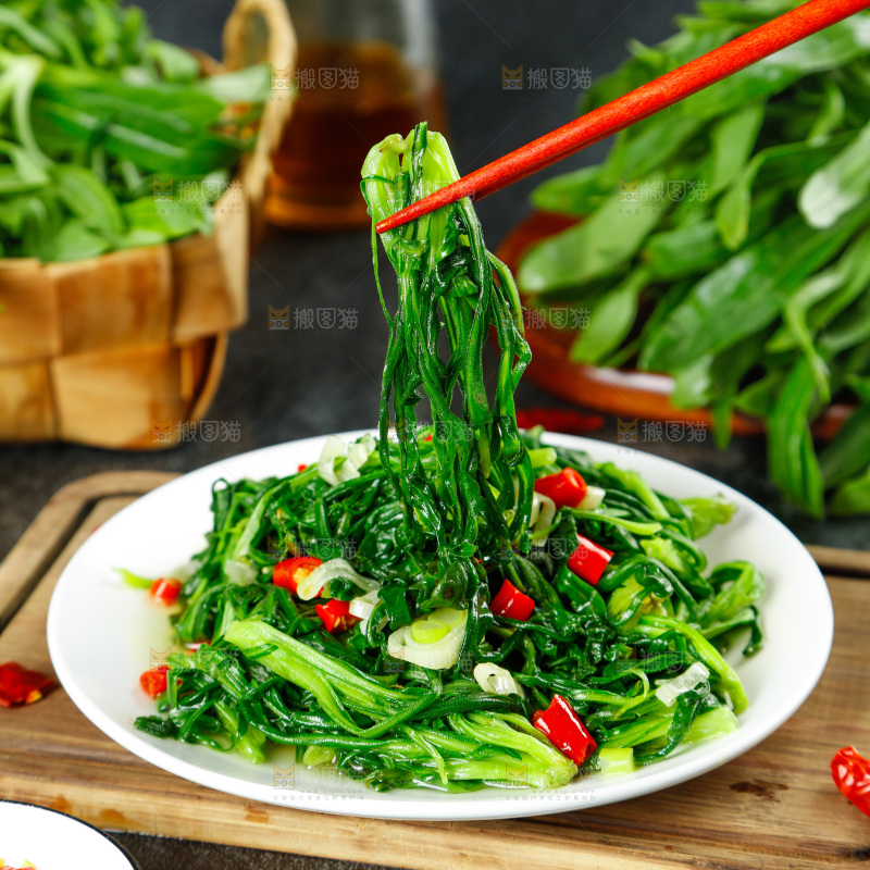 盘子里的蒜蓉面条菜