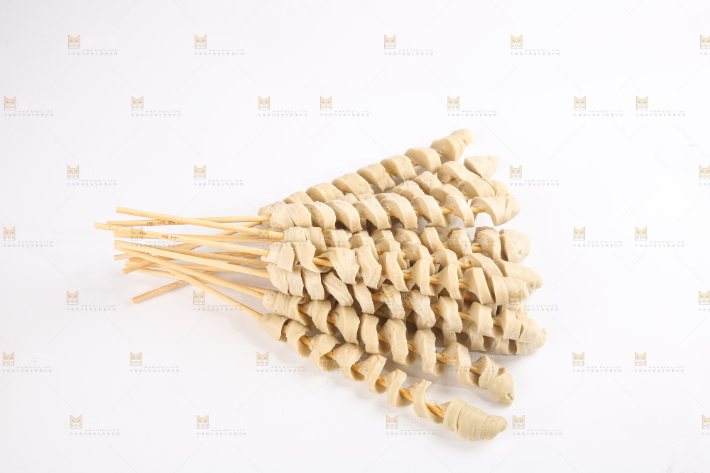 浅底上的面筋串