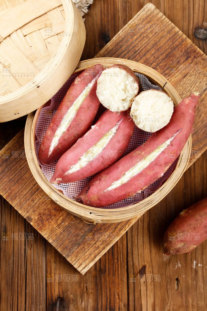 木底上的白心板栗薯