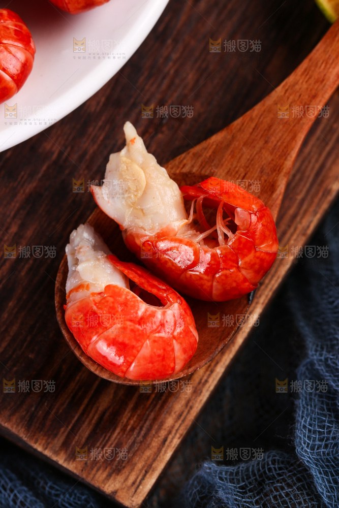 深底上的虾尾