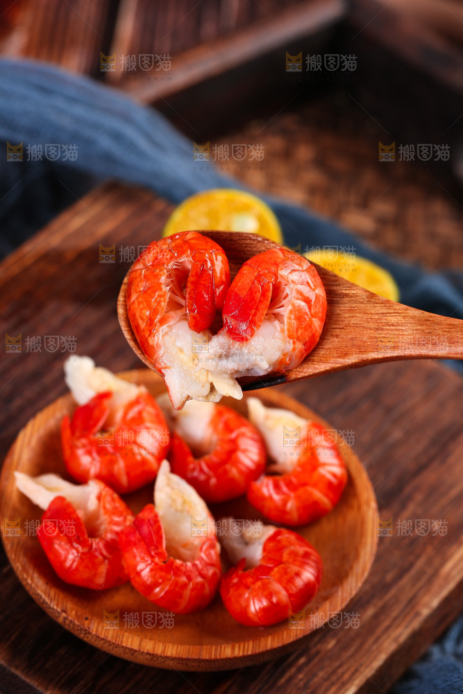 深底上的虾尾