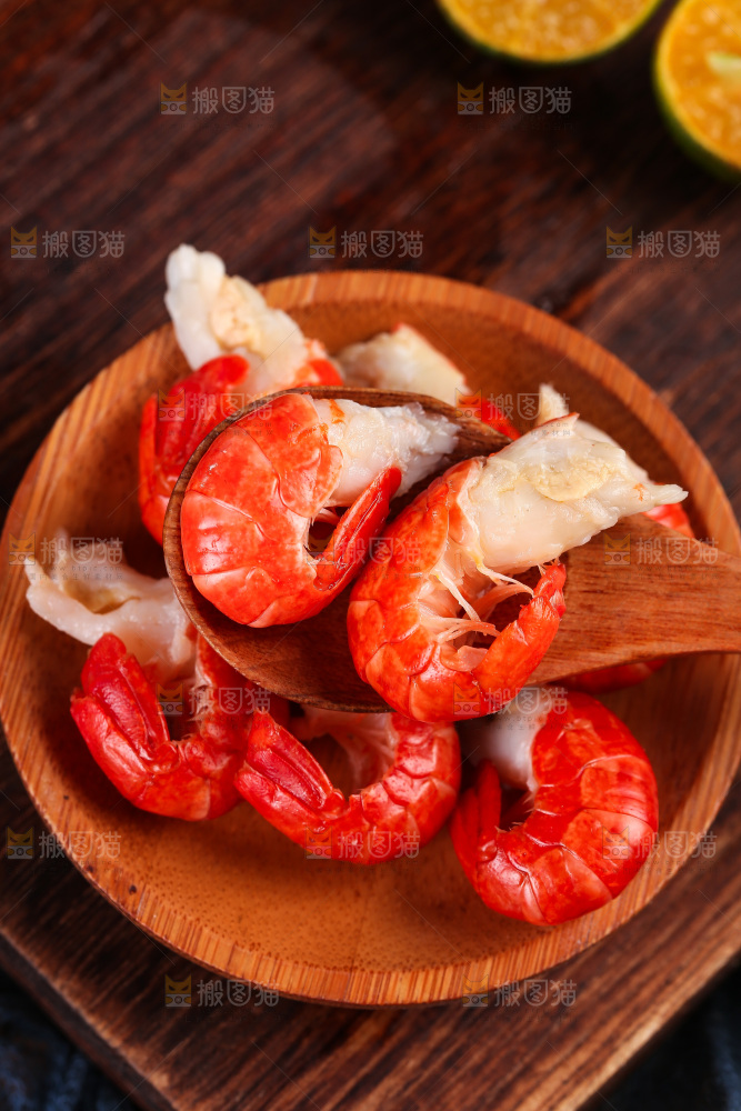 深底上的虾尾