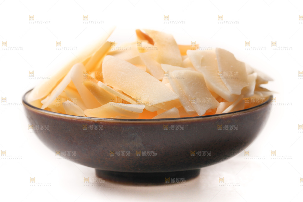 白底上的椰子片