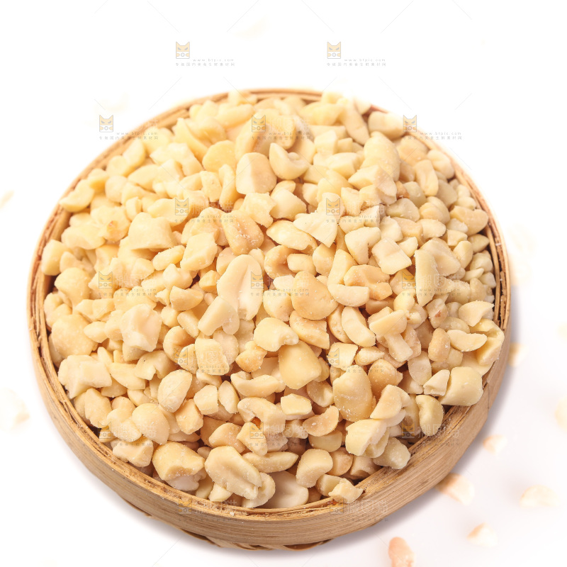 白底上的花生碎