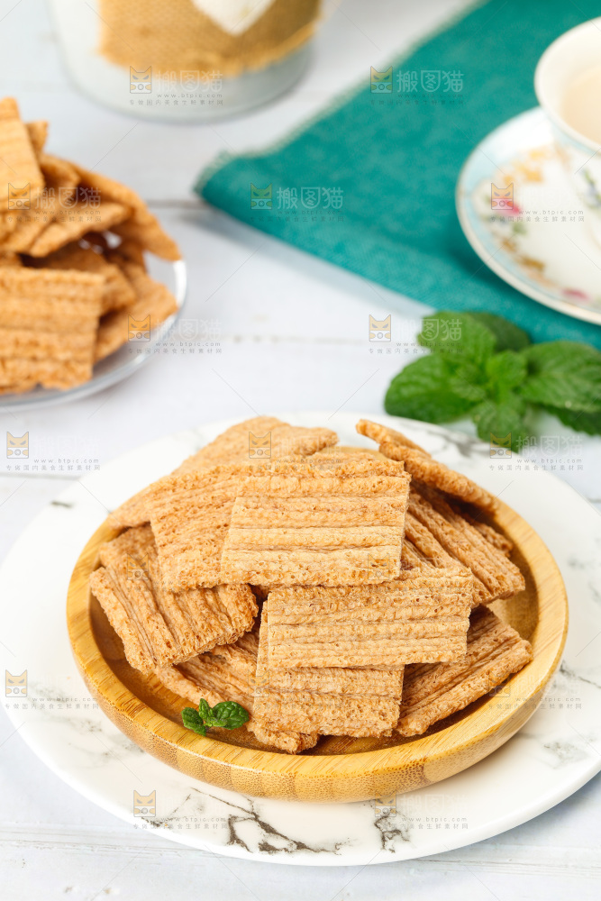 浅底上的荞麦酥