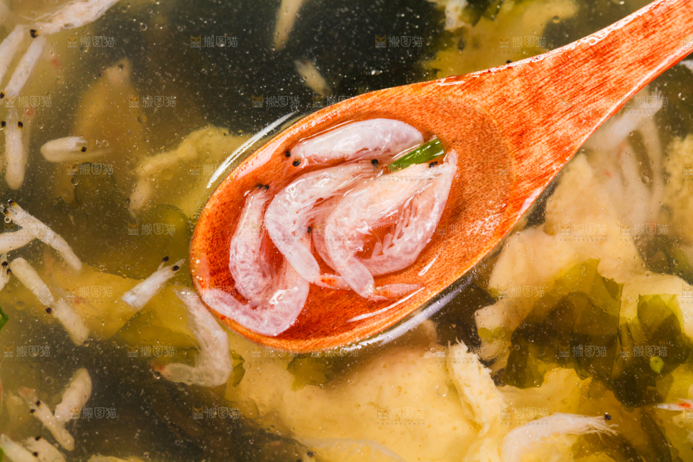 碗里的紫菜虾米汤