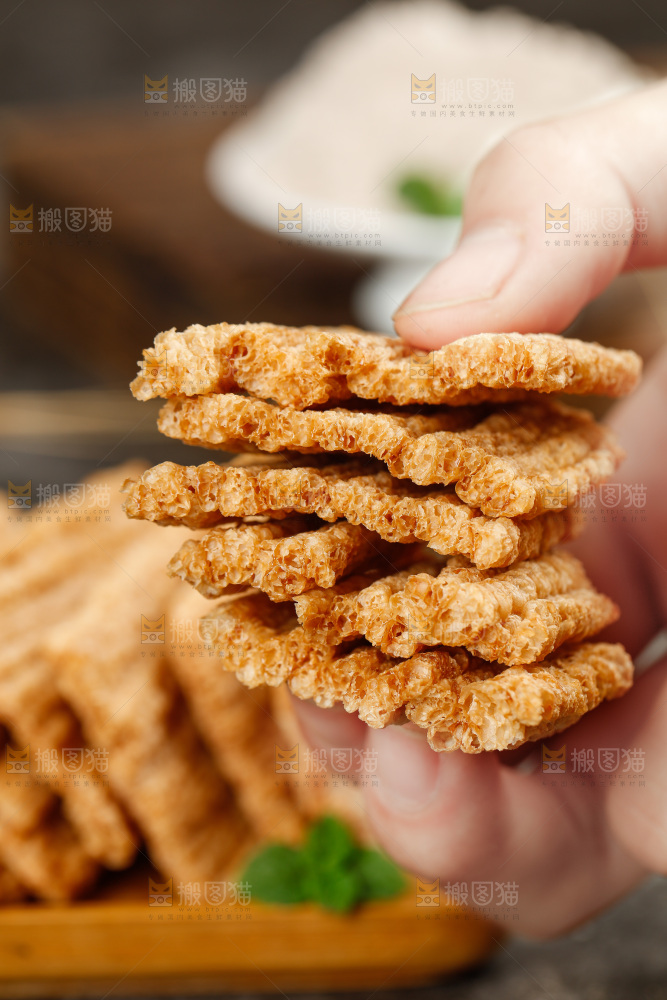 深底上的荞麦酥