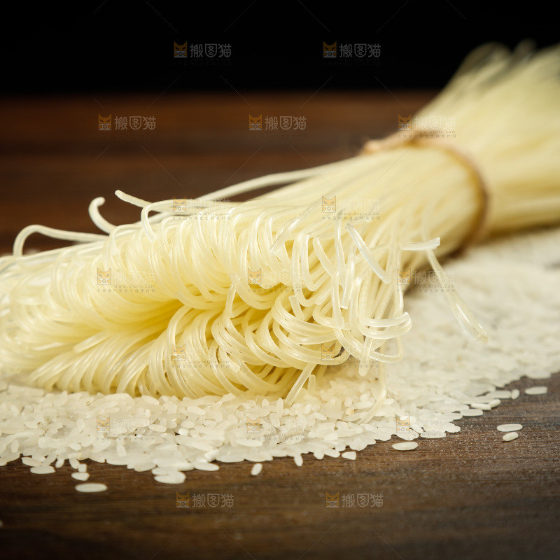 深底上的干粉丝