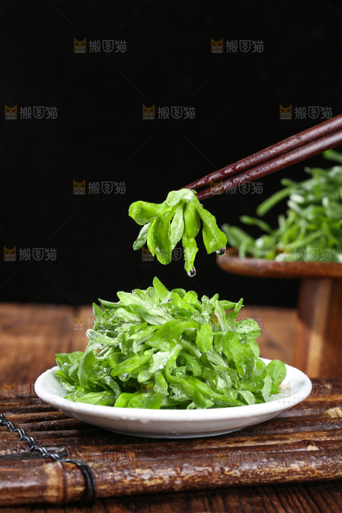 深底上的鼠曲草