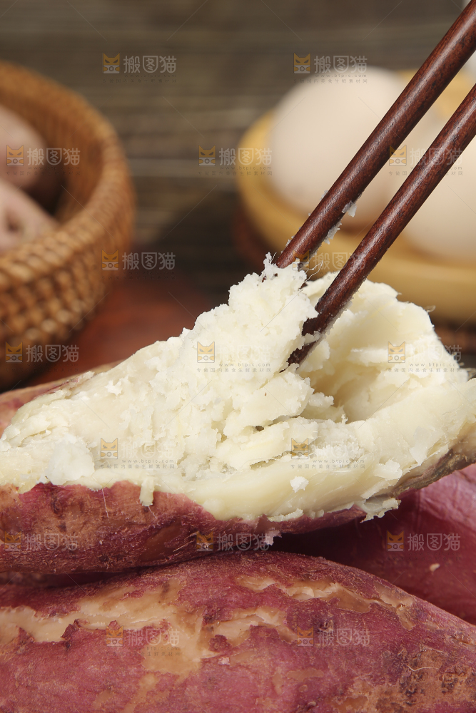 木底上的白心板栗薯