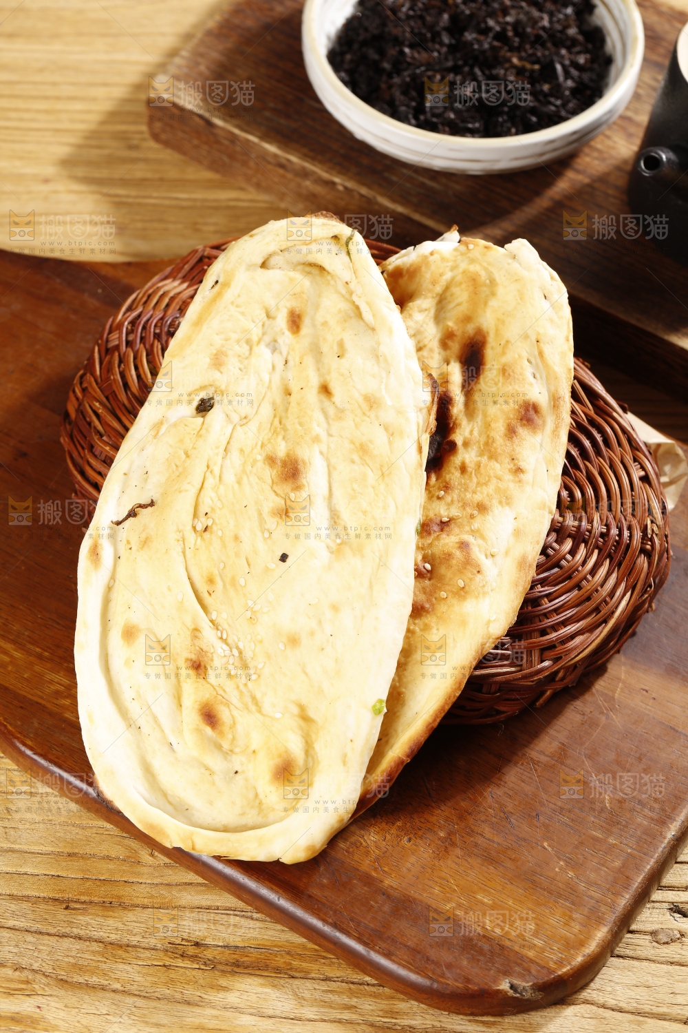 木底上的梅干菜饼