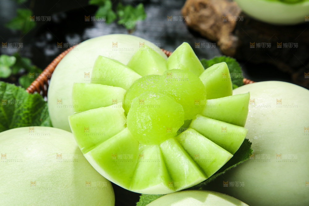 深底上的玉菇甜瓜