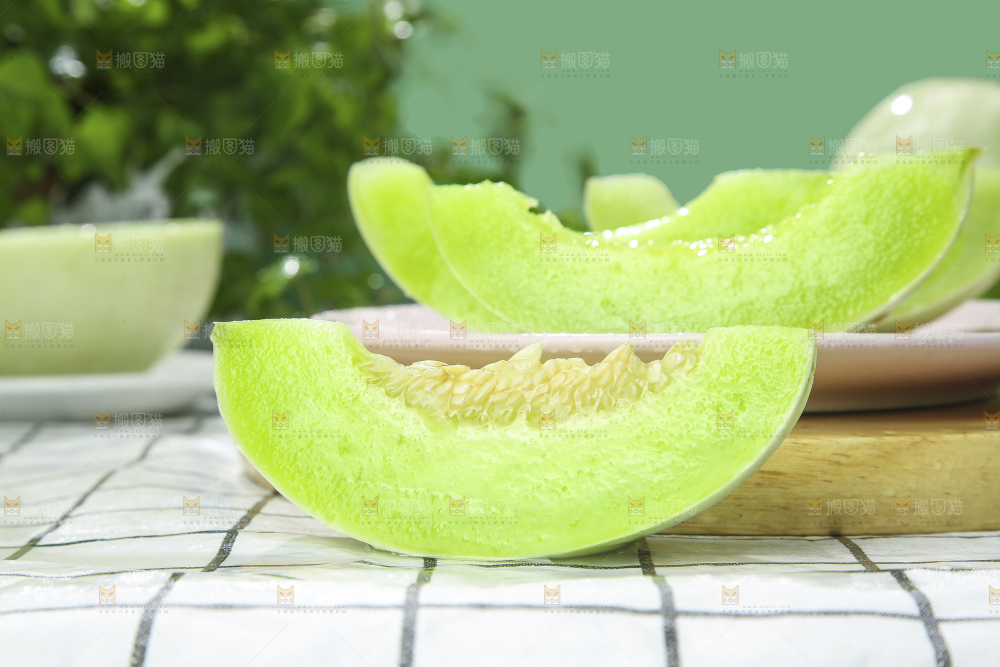 浅底上的玉菇甜瓜