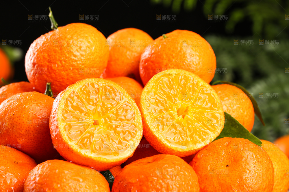 深底上的砂糖桔
