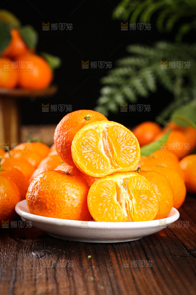 深底上的砂糖桔