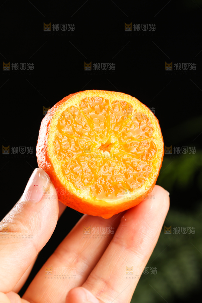深底上的砂糖桔