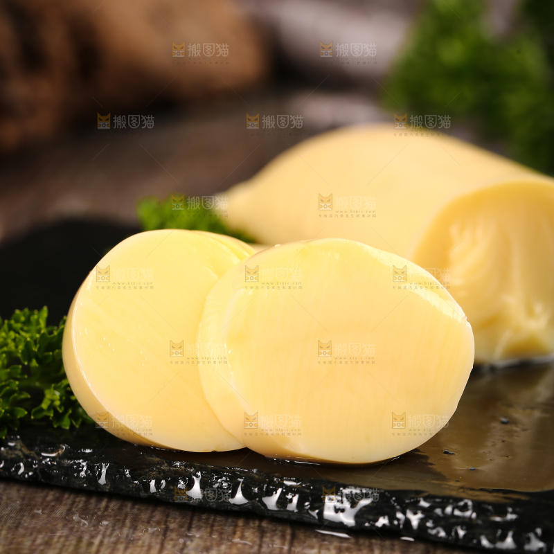 深底上的鸡蛋豆腐