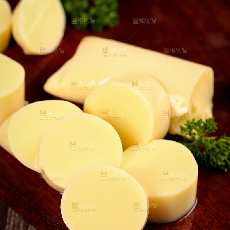 深底上的鸡蛋豆腐