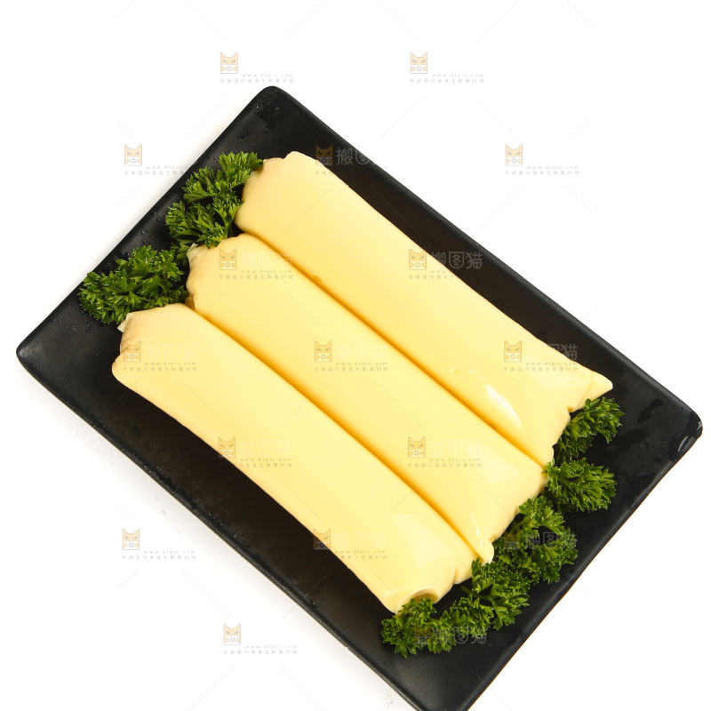 白底上的鸡蛋豆腐