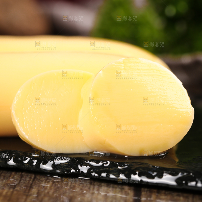深底上的鸡蛋豆腐