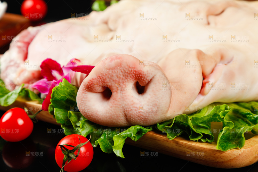 深底上的猪头肉