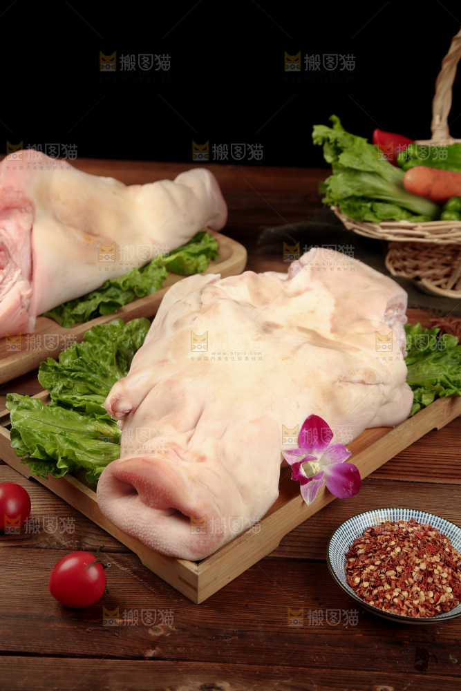 深底上的猪头肉