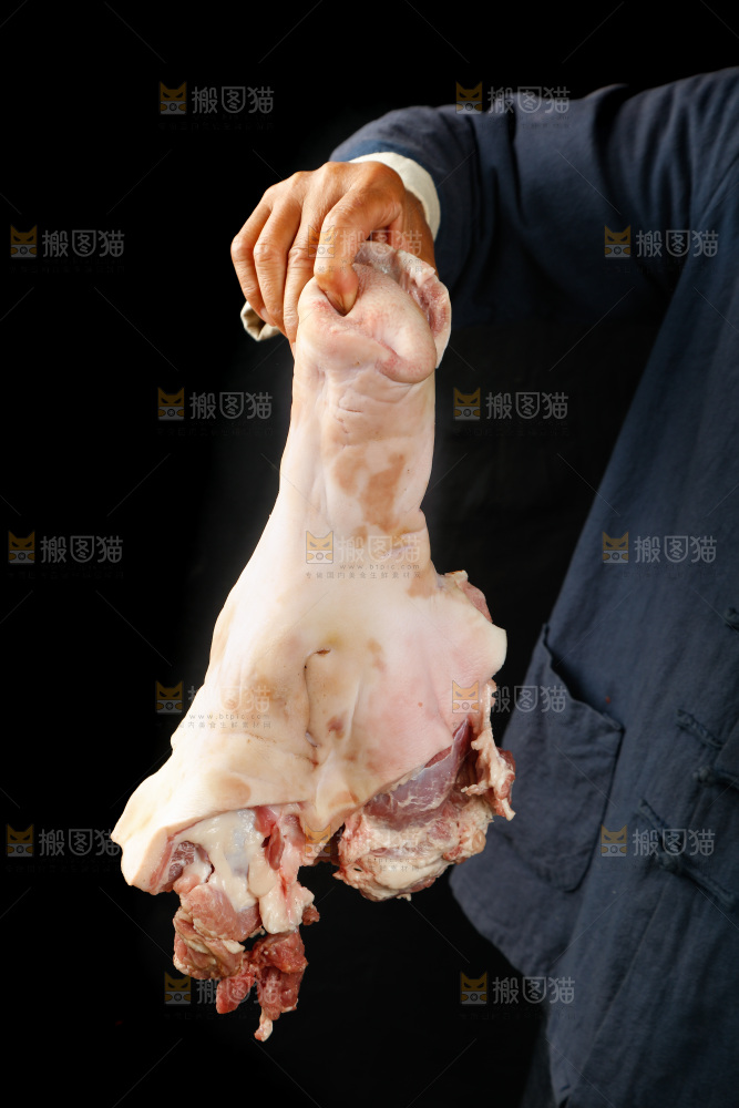 深底上的猪头肉