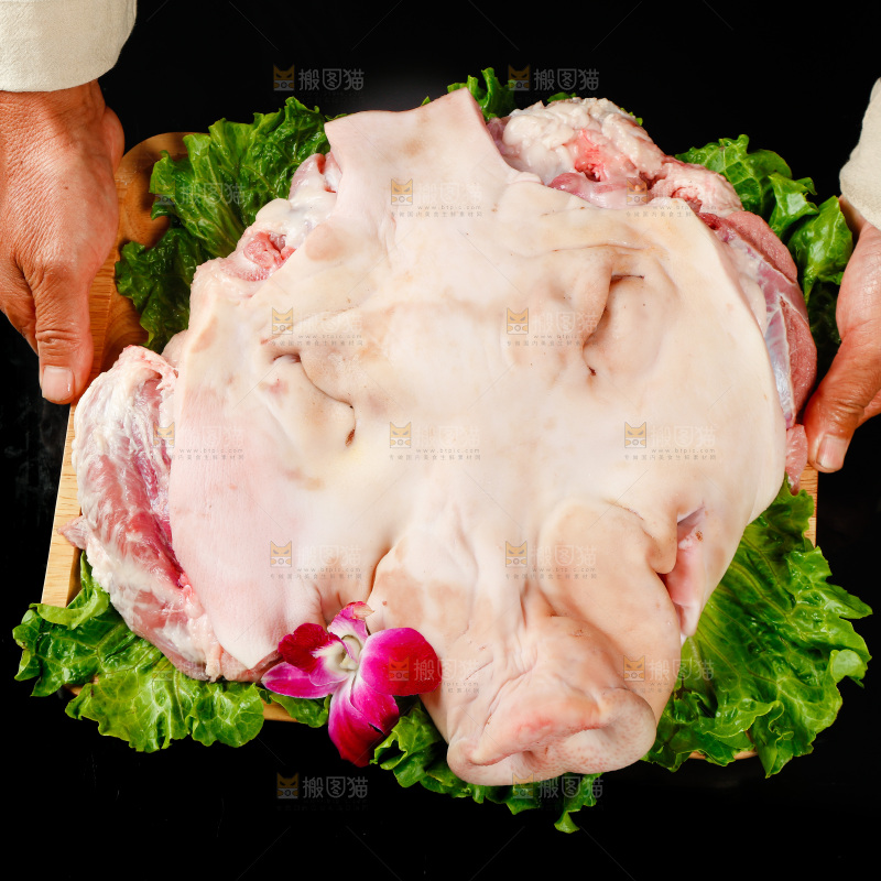 深底上的猪头肉