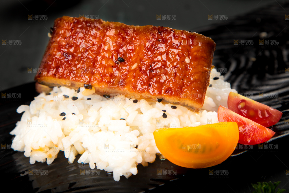 深底上的蒲烧鳗鱼