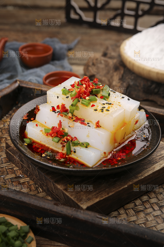 碗里的红油凉粉