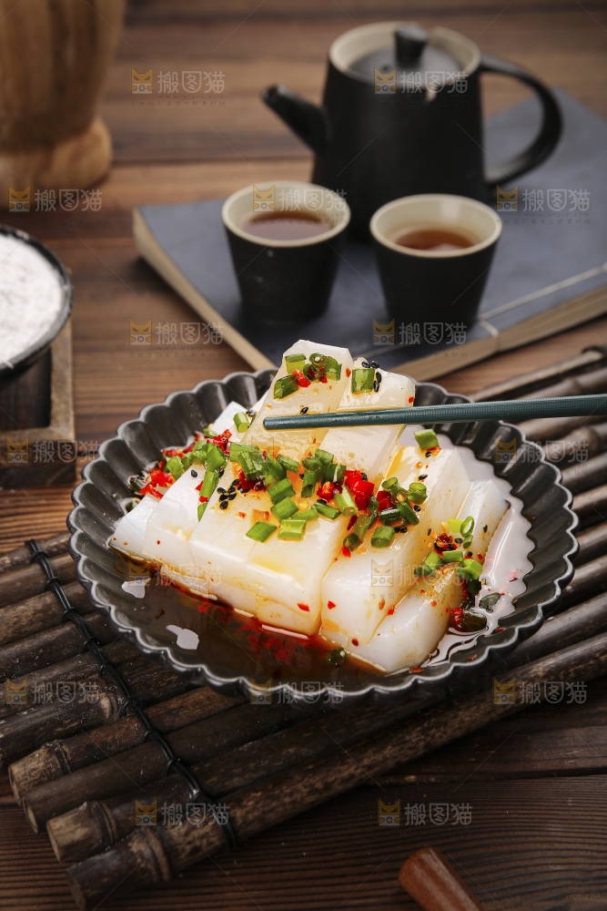 碗里的红油凉粉