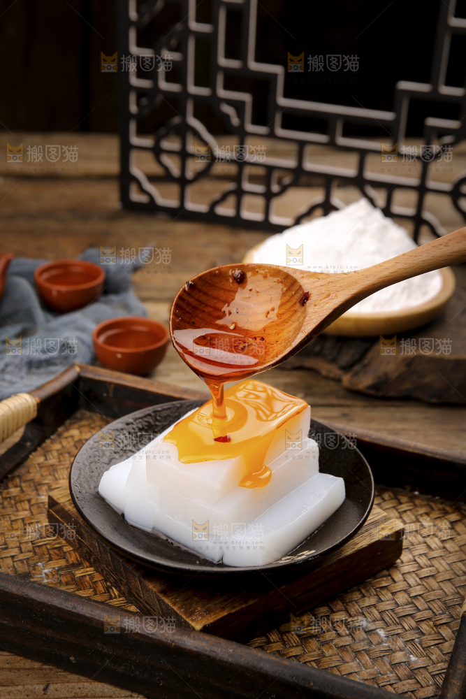 碗里的红油凉粉