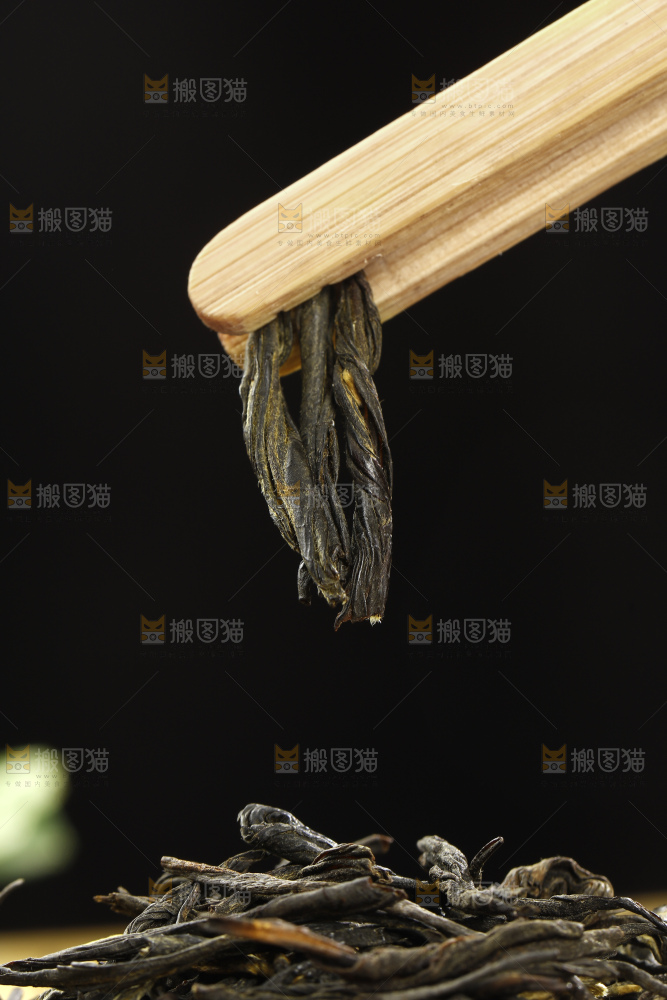 木底上的云南红茶