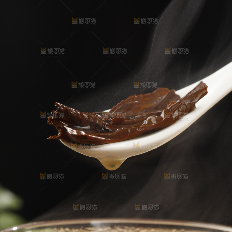 木底上的云南红茶