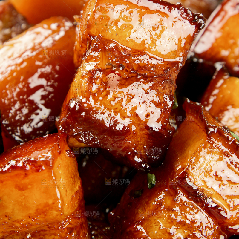 浅底上的红烧肉