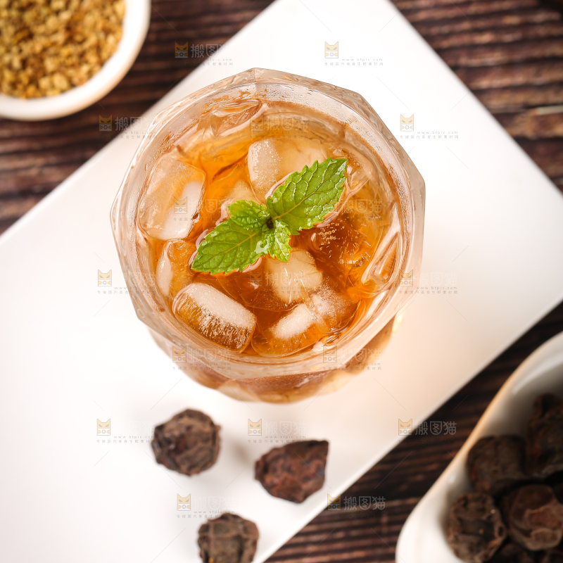 深底上的酸梅汤