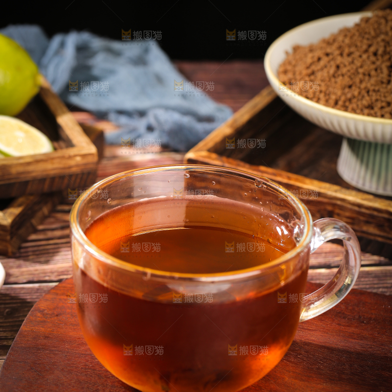 深底上的酸梅汤